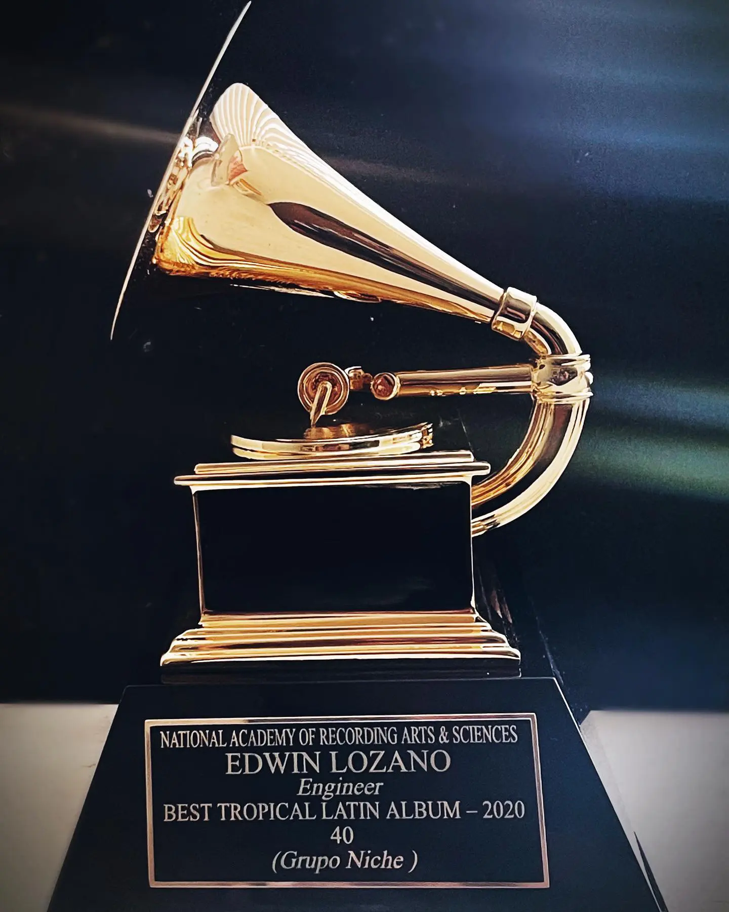 https://edwinproducciones.com/wp-content/uploads/2024/04/grammy-anglo.webp